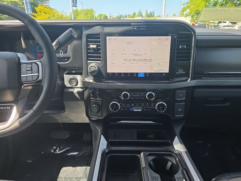 New 2026 Ford F250 Platinum w/ Tremor Off-Road Package AWD/4WD image 24