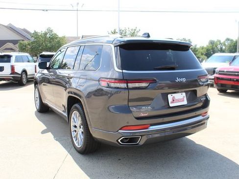 Used 2023 Jeep Grand Cherokee L Summit w/ Luxury Tech Group V AWD/4WD image 4