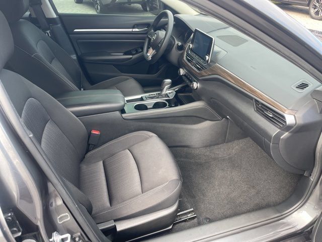 Used 2023 Nissan Altima 2.5 SV FWD image 16