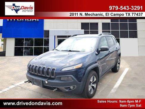 Used 2015 Jeep Cherokee Trailhawk w/ Comfort/Convenience Group AWD/4WD image 1