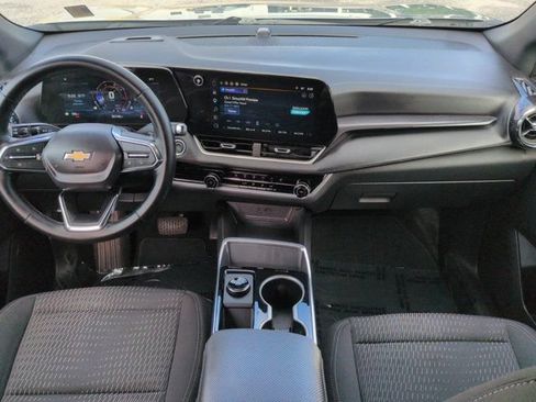 Used 2026 Chevrolet Equinox LT FWD image 14