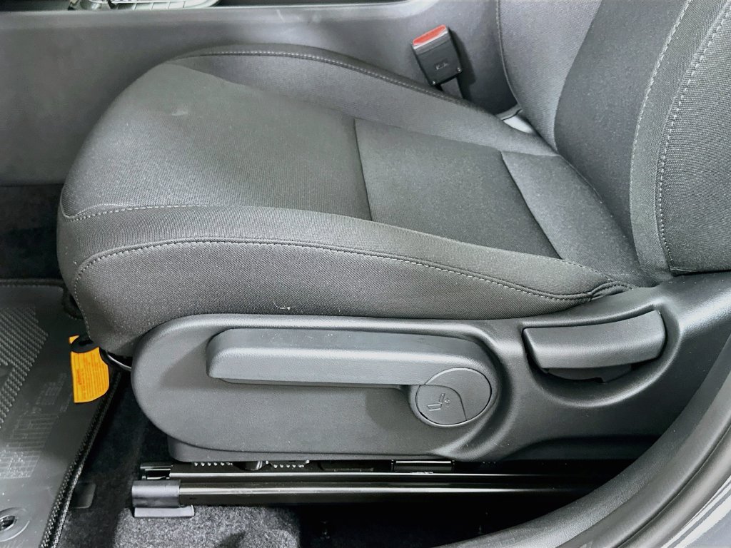 New 2027 Hyundai Kona SE FWD image 19