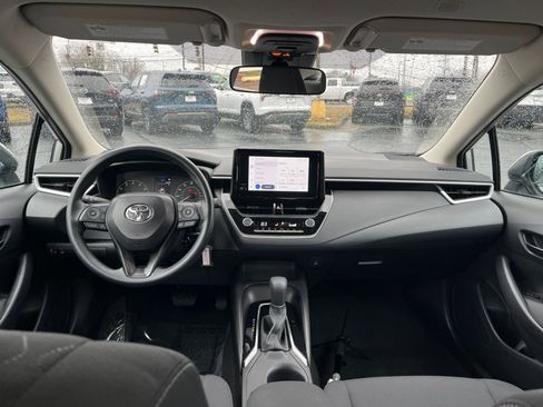 Used 2025 Toyota Corolla LE image 27