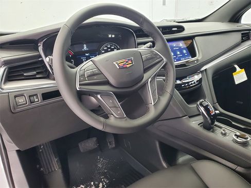 New 2026 Cadillac XT5 Luxury w/ LPO, Floor Liner Package image 11