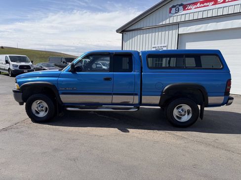 Used 2001 Dodge Ram 1500 Truck 4x4 Quad Cab image 2