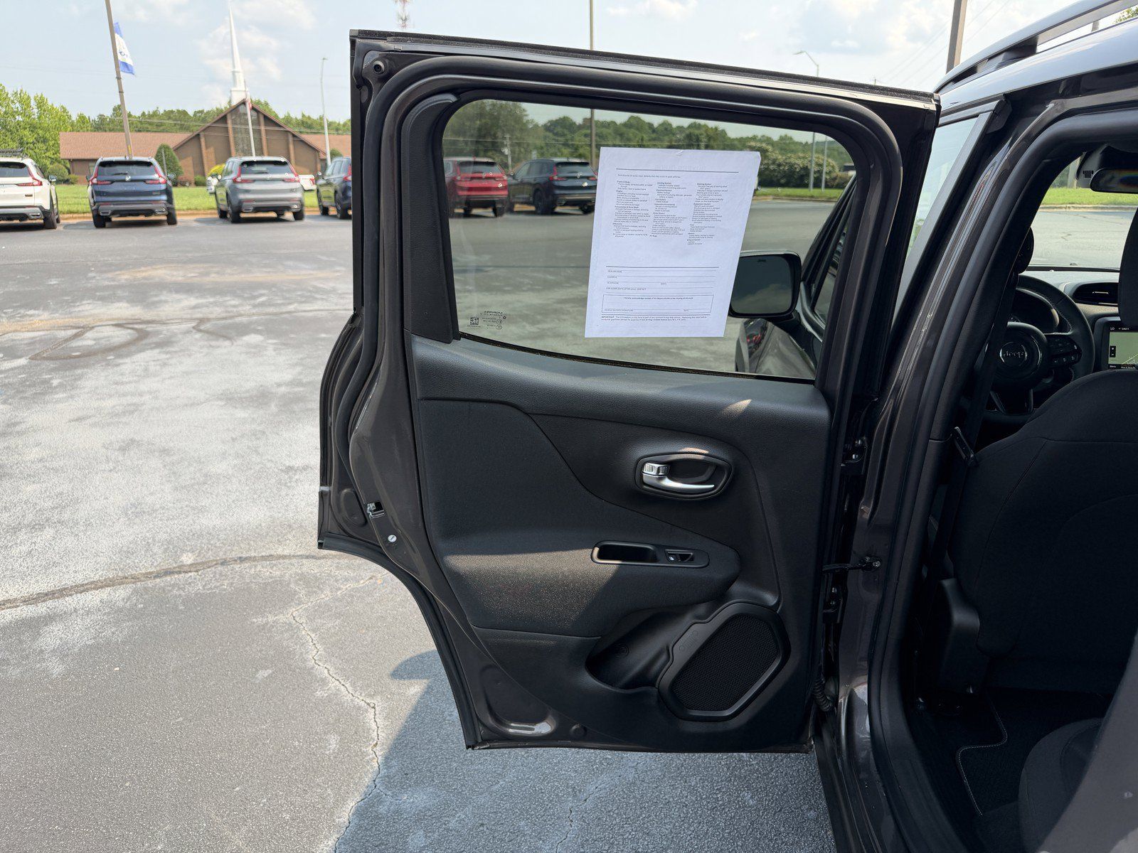 Used 2021 Jeep Renegade Latitude FWD image 10