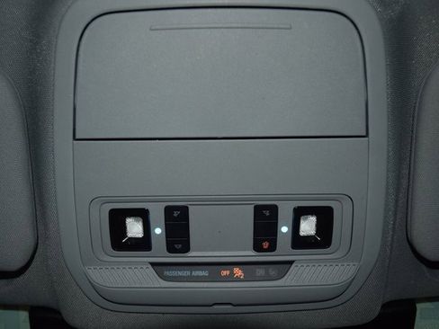 Used 2022 Ford Explorer XLT image 46