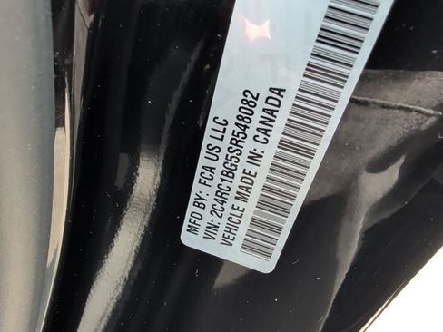 Used 2025 Chrysler Pacifica Select FWD image 32