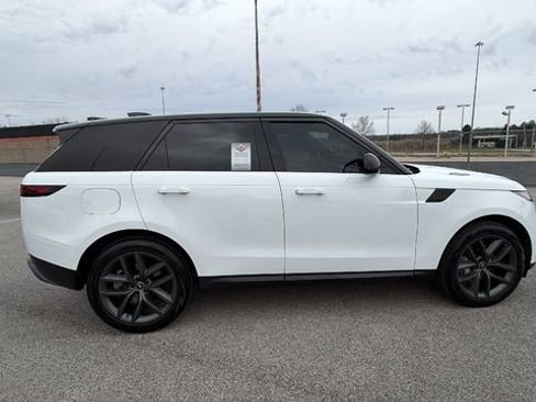 Used 2025 Land Rover Range Rover Sport SE image 6