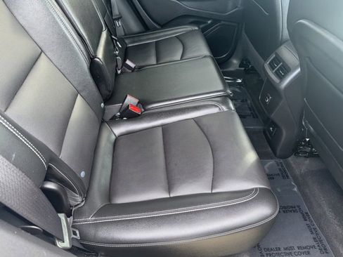 Used 2024 GMC Terrain SLT image 24