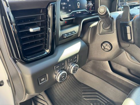 Used 2024 GMC Sierra 1500 AT4 w/ Technology Package image 18