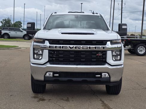 Used 2022 Chevrolet Silverado 2500 LT w/ Convenience Package AWD/4WD image 2