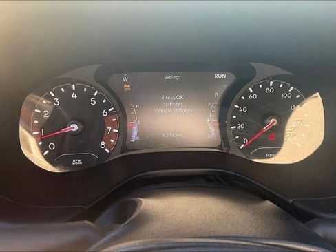 Used 2023 Jeep Compass Limited image 24