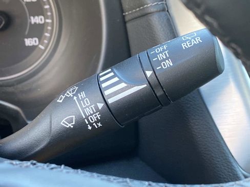 Used 2024 GMC Terrain SLT image 20