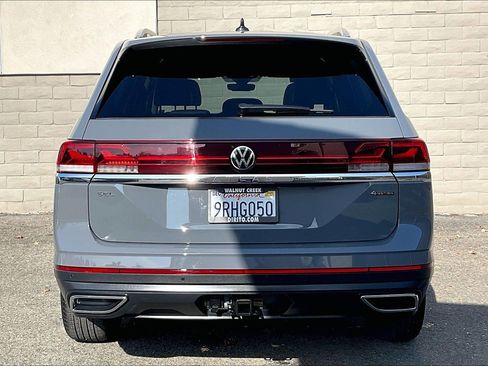 Certified 2025 Volkswagen Atlas SEL image 3