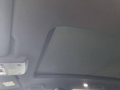 New 2026 Volkswagen Atlas Cross Sport SE image 18