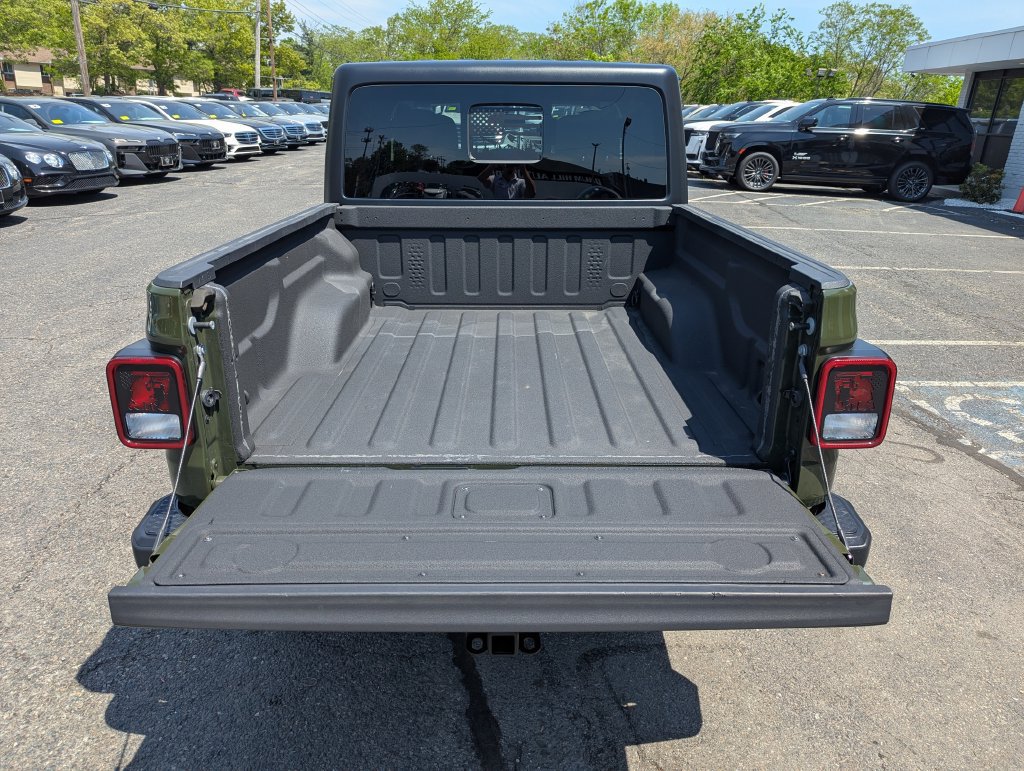 Used 2022 Jeep Gladiator Sport AWD/4WD image 43