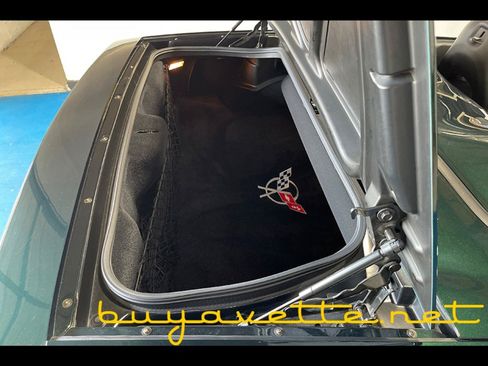Used 2001 Chevrolet Corvette Convertible w/ Preferred Equipment Group2 RWD image 27