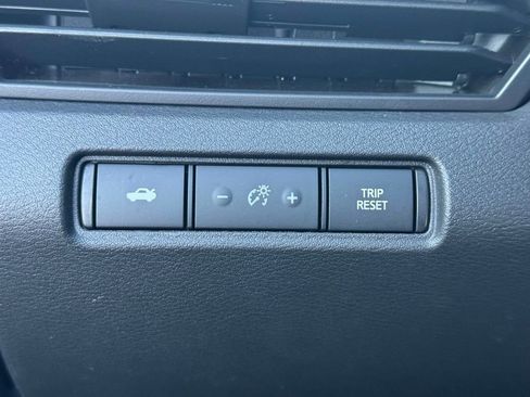 Used 2025 Nissan Altima 2.5 SV FWD image 19