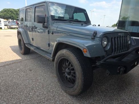 Used 2015 Jeep Wrangler Unlimited Sahara w/ Connectivity Group AWD/4WD image 1