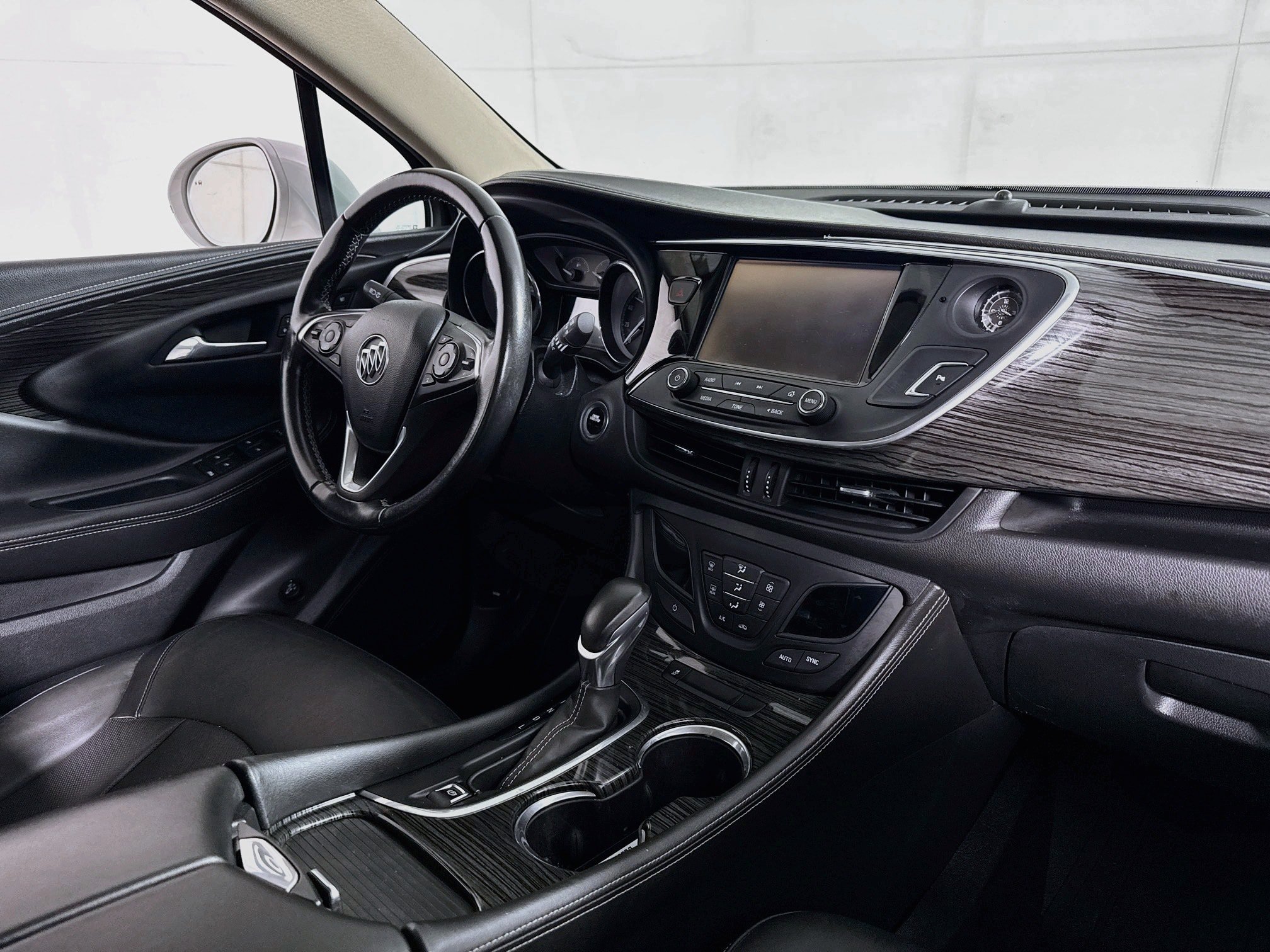 Used 2017 Buick Envision Essence AWD/4WD image 28