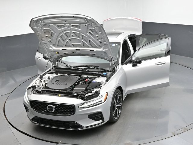 Used 2024 Volvo S60 B5 Plus AWD/4WD image 46