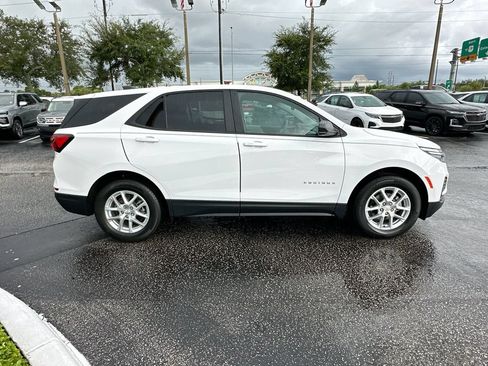 Certified 2024 Chevrolet Equinox LS w/ LS Convenience Package FWD image 4