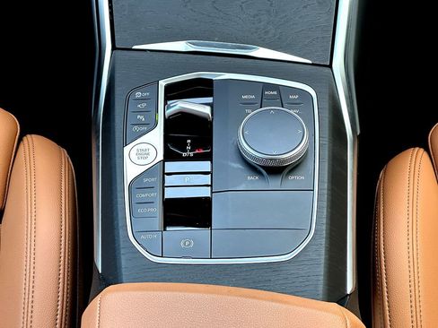 Certified 2024 BMW 330i Sedan image 31