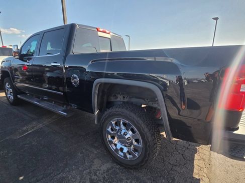 Used 2016 GMC Sierra 2500 Denali w/ Duramax Plus Package AWD/4WD image 3
