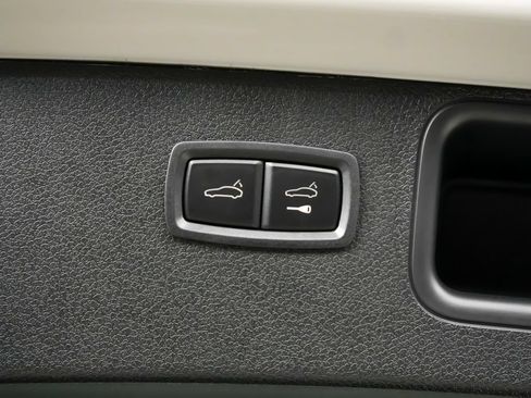 Used 2026 Porsche Macan Turbo AWD/4WD image 14