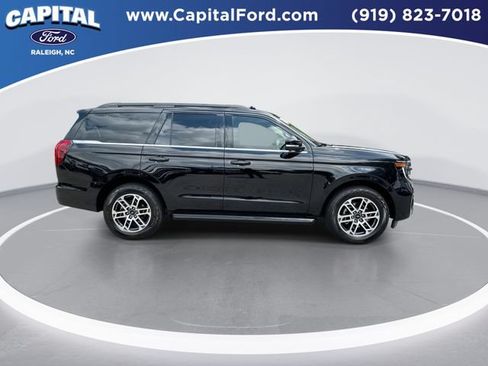 Certified 2025 Ford Expedition Active AWD/4WD image 9