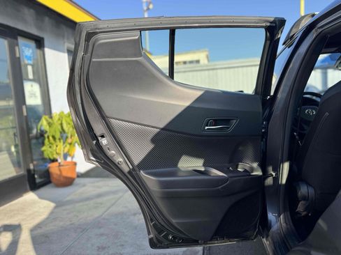 Used 2021 Toyota C-HR XLE image 35