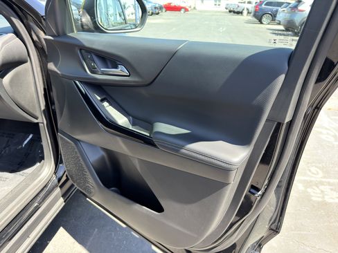 Used 2026 Chevrolet Equinox LT image 11