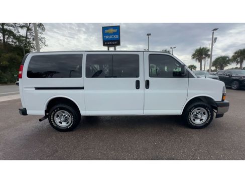 Used 2019 Chevrolet Express 3500 LT w/ LT Preferred Equipment Group image 9