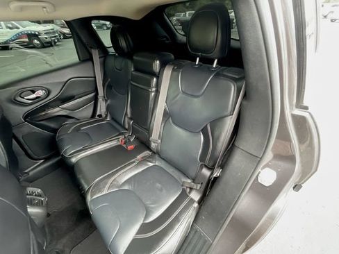 Used 2015 Jeep Cherokee Limited AWD/4WD image 24