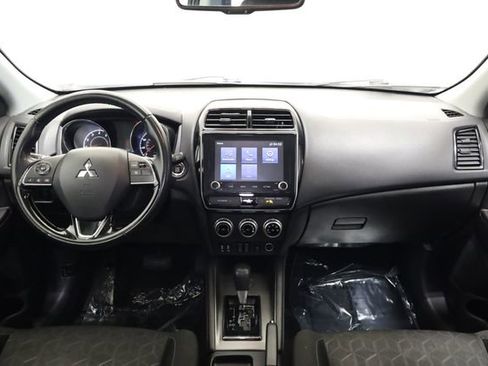 Used 2020 Mitsubishi Outlander Sport SE FWD image 16