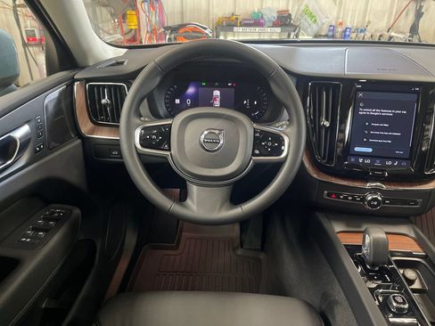 Used 2023 Volvo XC60 B5 Plus w/ Climate Package AWD/4WD image 17