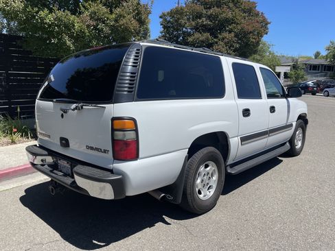 Used 2004 Chevrolet Suburban LS RWD image 5