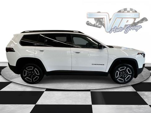 Used 2026 Jeep Cherokee Limited AWD/4WD image 3