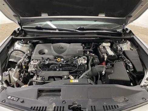 Used 2024 Toyota Camry SE image 12