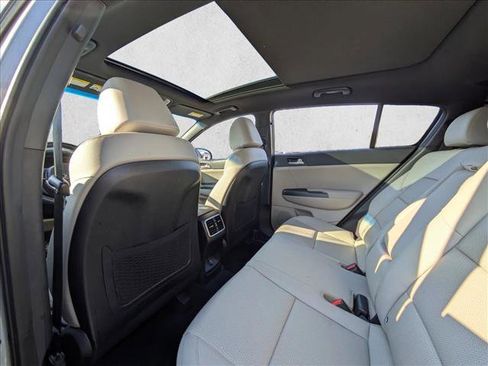 Used 2020 Kia Sportage S w/ S Sunroof Package image 8