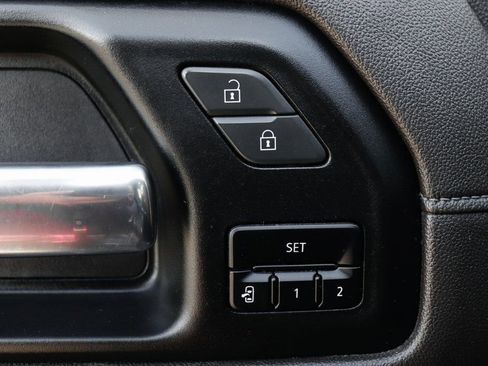 Used 2020 GMC Sierra 1500 SLT w/ SLT Premium Package image 16