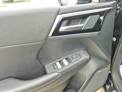 New 2026 Mitsubishi Outlander SE FWD image 19