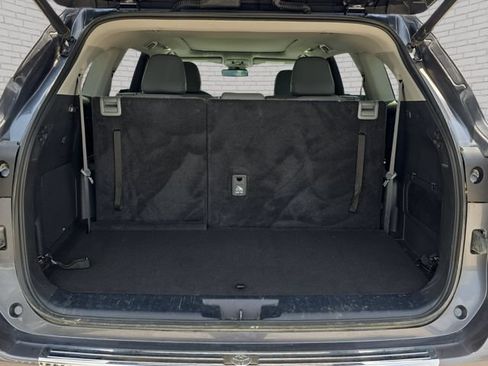 Used 2023 Toyota Highlander Platinum FWD image 14