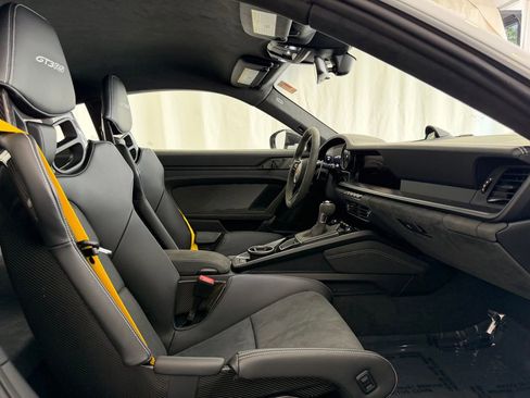 Certified 2025 Porsche 911 GT3 RS RWD image 15