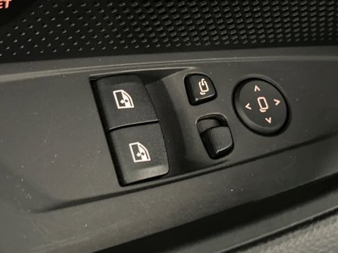 Used 2023 BMW 430i Coupe w/ M Sport Package image 13