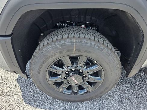 Used 2026 GMC Sierra 2500 AT4 w/ AT4 Premium Plus Package AWD/4WD image 9