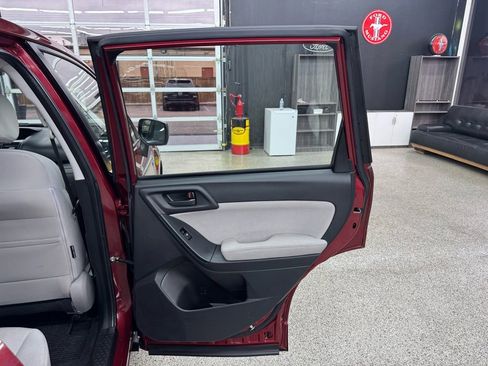 Used 2014 Subaru Forester 2.5i image 16