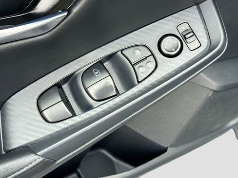 Used 2025 Nissan Sentra SV FWD image 18