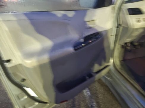 Used 2014 Toyota Sienna L FWD image 10